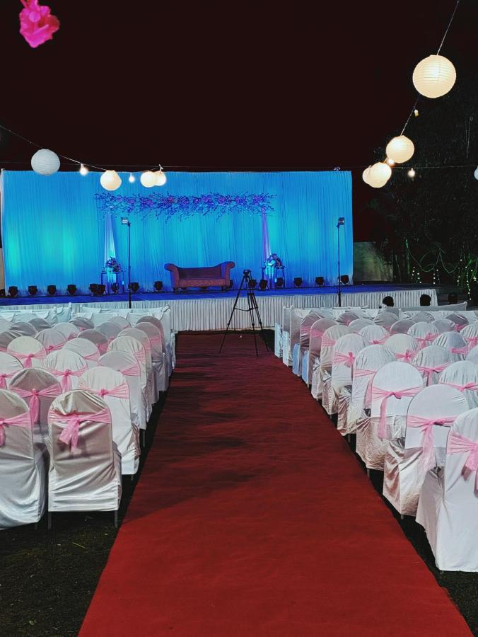 Hotel Lions Den Lonavala Dış mekan fotoğraf